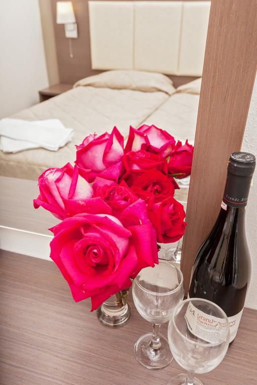 Akti Fine Rooms 스코펠로스 타운 외부 사진